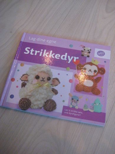 Lag dine STRIKKEDYR. 2014. 