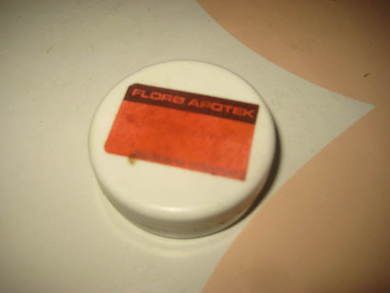 Medisineske i plast fra FLORØ APOTEK 50 tallet