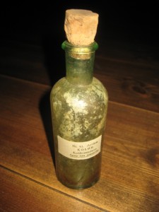 Flaske uten innhold, Nr 41, Aprikos KOLØR, koldtvannsfarve. 50 tallet. 