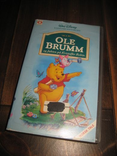 OLE BRUMM OG JAKTEN PÅ KRISTOFFER ROBIN. 1997, 73 MIN.