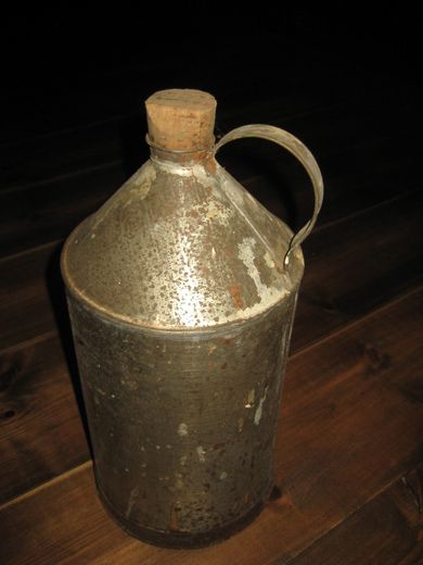 Gammel og nostalgisk kanne ca35 cm høg 50 tallet