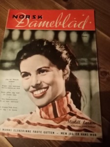 1954,nr 001, Norsk Dameblad. RITA HAYWORTH