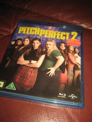 PITCH PERFECT 2 Blue Ray