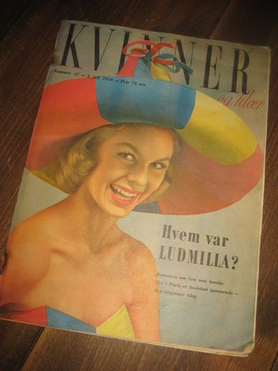 1958,nr 027, KVINNER og klær.