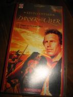 DANSER MED ULVER 15 ÅR 1990 158 MIN