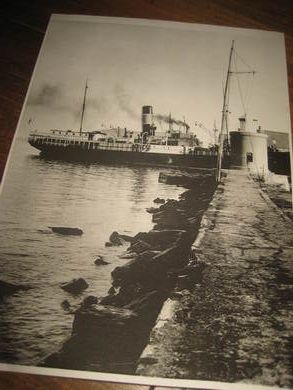 Bilde fra Ålesund på tidleg 1900 ca 21*30 cm stort pent i glass og ramme Dette er bilde nr 4