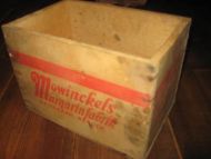 Margarinkasse fra Mowinkels Margarinfabrik DAMSGÅRD BERGEN 50 tallet Ca 26*17 cm stor 19 cm høg