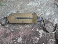 Liten vekt med messingplate, POCKET BALANCE. Av eldre dato.