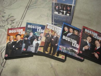 BOSTON LEGAL THE COMPLETE SERIES Teksta 27 CVD 15 ÅR