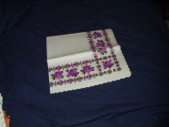 Serviett med blomstermotiv fra eldre samling