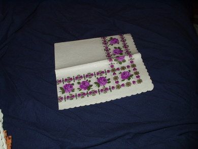 Serviett med blomstermotiv fra eldre samling