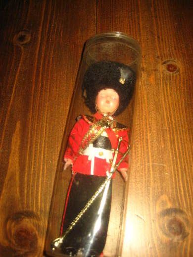 Noe for deg? Ca 20 cm høg