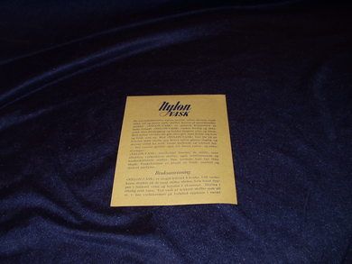 Liten salsbrosjyre for NYLON VASK   fra mai 1956.