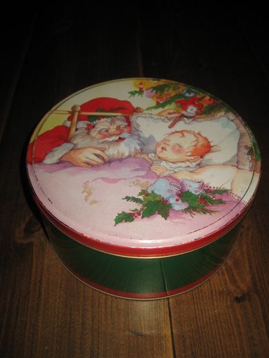 Pen kakeboks med julemotiv ca 20 cm i diameter 10 cm høg