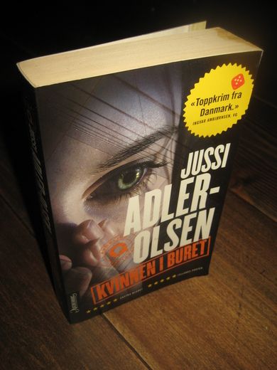 ADLER OLSEN: KVINNEN I BURET 2012
