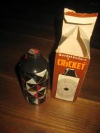 Eske med ubrukt innhold, bordtender CRICKET, 60 tallet
