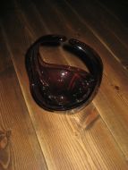 Meget pen glass skål, lys lilla, ca 23 cm høg.