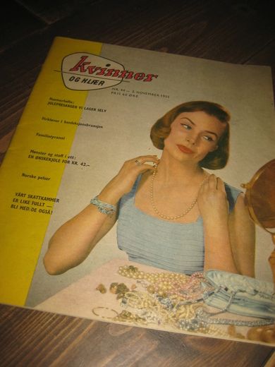 1955 nr 044 KVINNER OG KLÆR