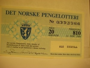 1984, trekning 810,                  DET NORSKE PENGELOTTERI.            Nr. 0332566.