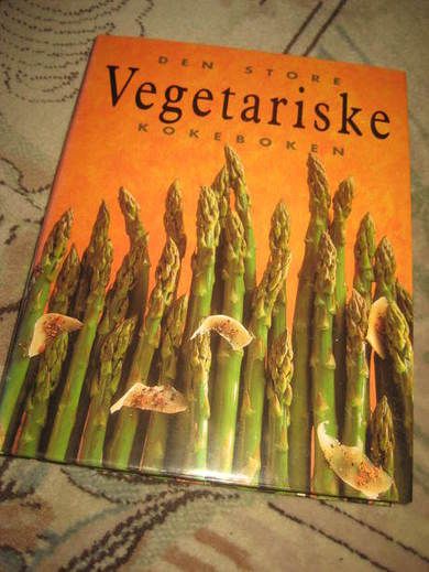 DEN STORE VEGITARISKE KOKEBOKEN. 1999.