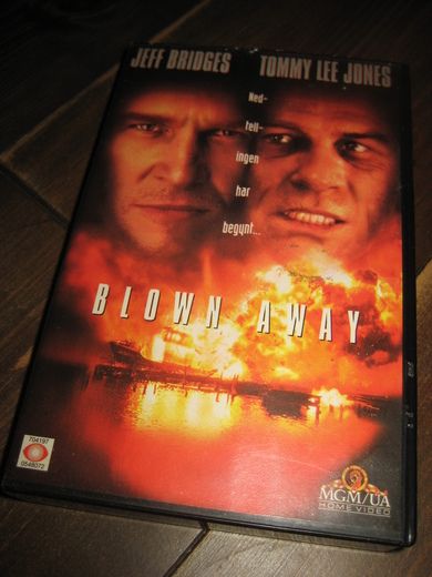 BLOWN AWAY 1994 15 ÅR 120 MIN