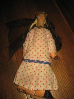 Gammel dokke ca 22 cm høg