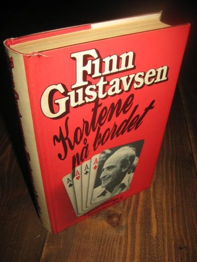 GUSTAVSEN, FINN: KORTENE PÅ BORDET. Politiske erindringer. 1979.