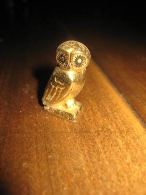 Liten metall ugle ca 3 cm høg