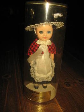 CRUGWEN samlerdokke Ca 19 cm høg