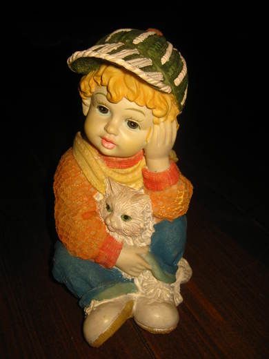 Pen figur ca 20 cm høg