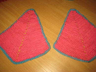 Lott med 2 pene hekla grytekluter Ca 28 cm høge Dette er pakke nr 2