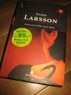 LARSSON STIG: JENTA SOM LEKTE MED ILDEN 2007