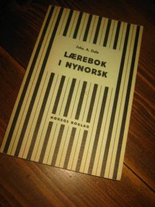 DALE: LÆREBOK I NYNORSK. 1961.