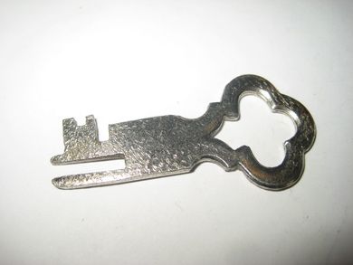 Gammel nøkkel, ca 5 cm lang. 