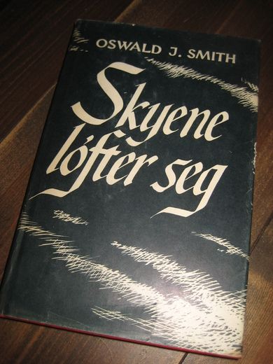 SMITH: Skyene løfter seg. 1969.