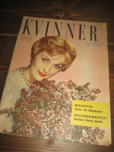 1959 nr 025 KVINNER og klær