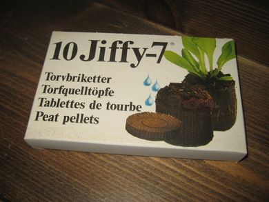 Uåpna eske med ubrukt innhold, 10 Jiffy-7 Torvbriketter, 70-80 tallet.