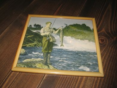 Noetalgisk bilde i glass og ramme fra fisketur ca 22*19 cm stort 50 tallet
