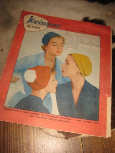 1955 nr 045 KVINNER OG KLÆR