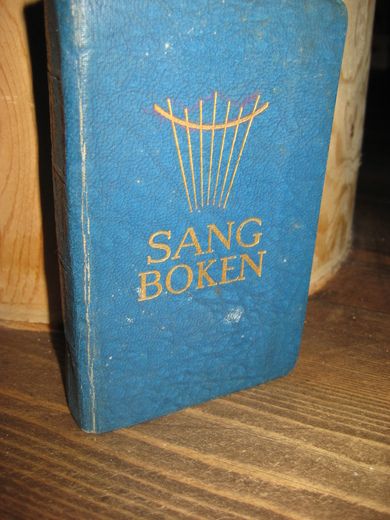 SANGBOKEN.