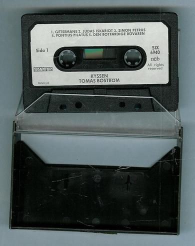 BOSTRØM TOMAS: KYSSEN