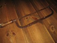 Gammel bufil med trehandtak 40-50 tallet