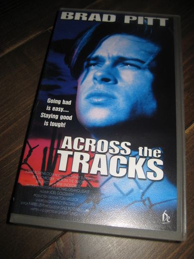 ACROSS the TRACKS 1991 18 ÅR 96 MIN