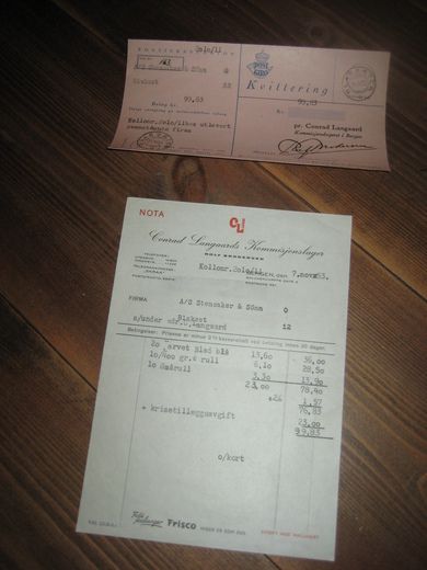 Faktura fra Conrad Langaards Kommisjonslager Bergen 7 NOVEMBER 1953 Samt postgiro kvittering med stempel BLAKSÆTER 11XI53 for innbetalt beløp Selges samla