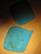 Lott med 2 hekla grytekluter Dette er pakke nr 6