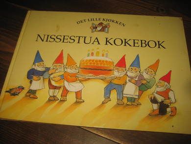 NISSESTUA KOKEBOK. 