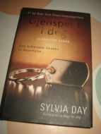 DAY, SYLVIA: Gjenspeilt i deg. 2012.