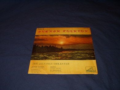 ÅKE JEVINGS ORKESTER: SVENSK FOLKETONER SOLØGA EN SOMMARLÅT