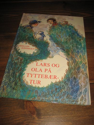 LARS OG OLA PÅ TYTTEBÆRTUR. 1983. 