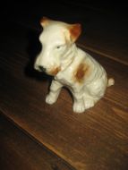 Pen hund i porselen 60 tallet Ca 13 cm lang